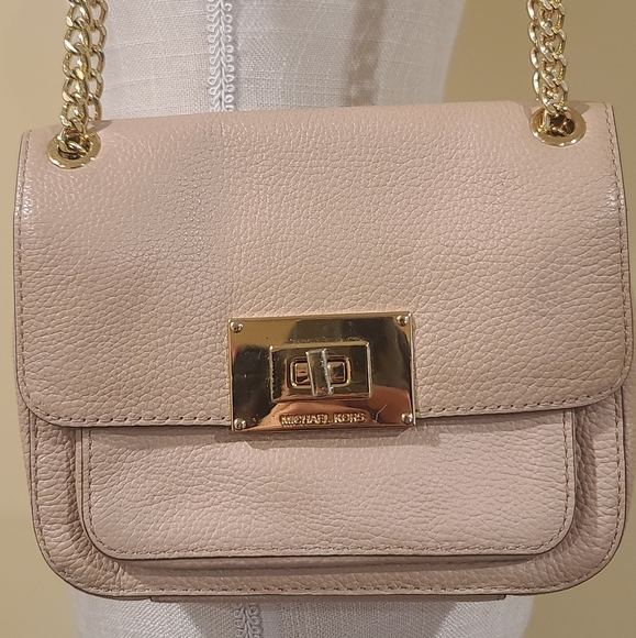 Michael Kors Purse - Picture 2 of 14